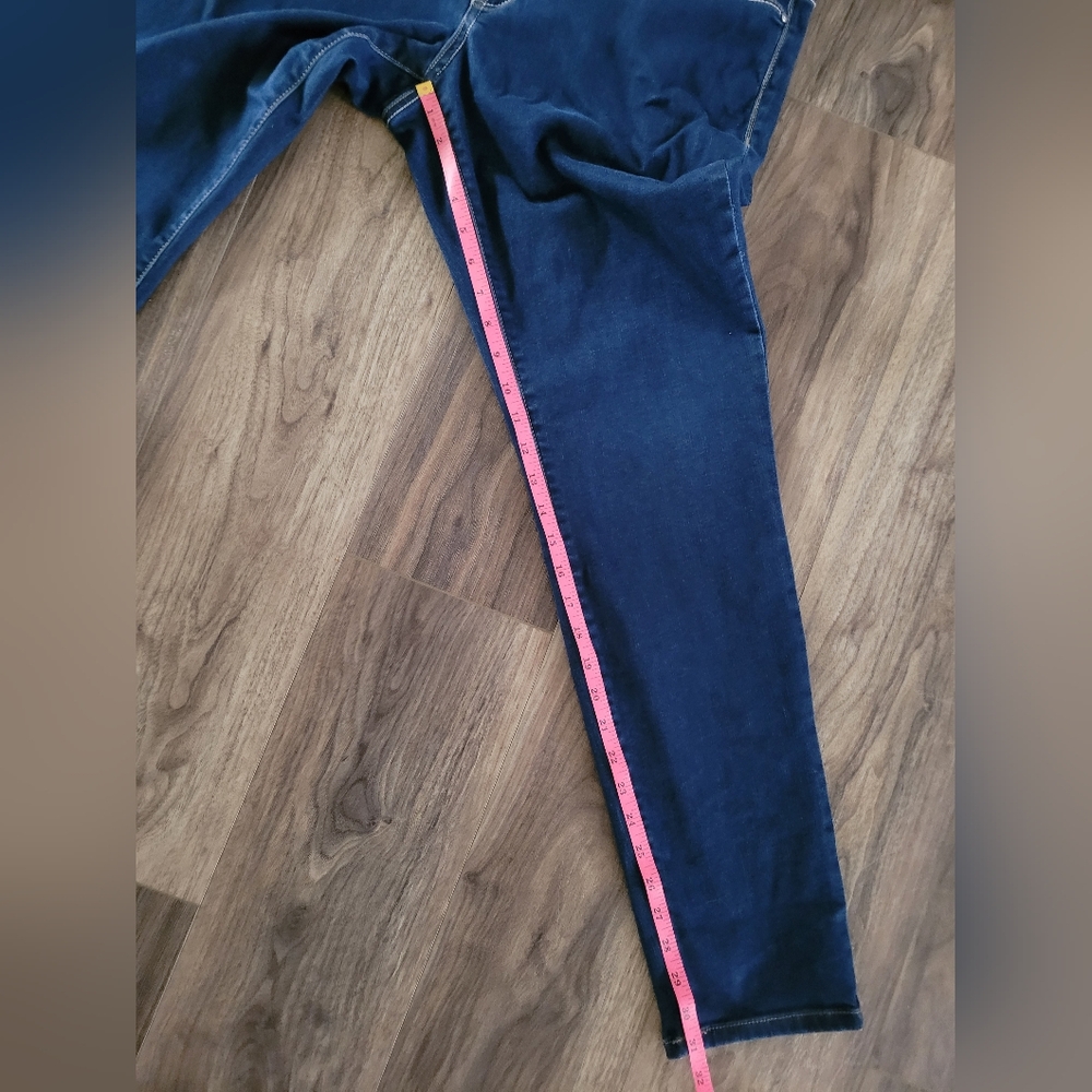 William Rast Jeans - Picture 8 of 10